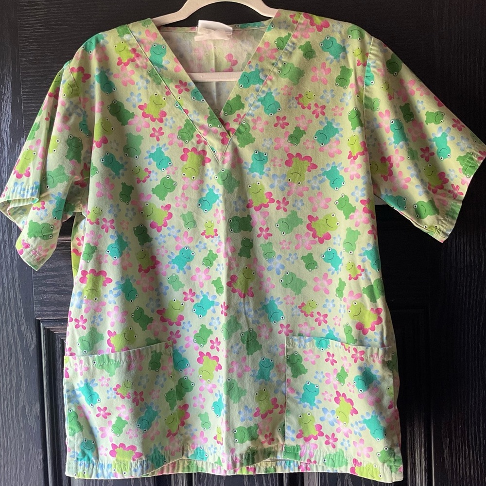 Happy Frogs Scrub Top